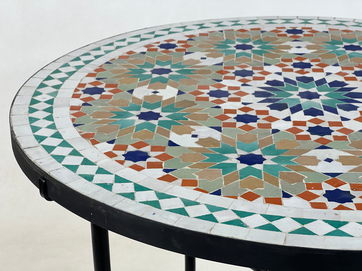 Personalizable Mosaic Table – Handcrafted Round Colorful Table with Moroccan Traditional Candle Design – Ideal for Patio and Home Furniture